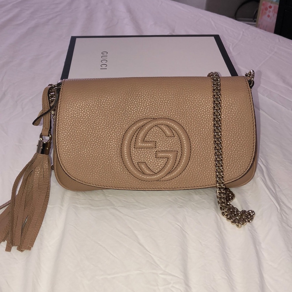 Gucci Soho chain leather crossbody bag in tan